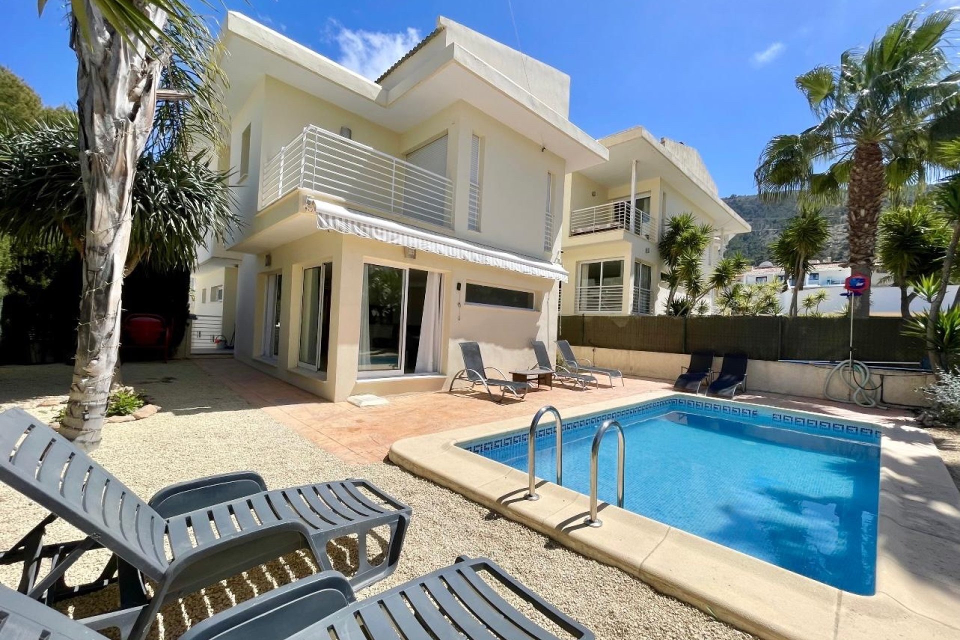 Videresalg -  Hytte / villa -
Albir
