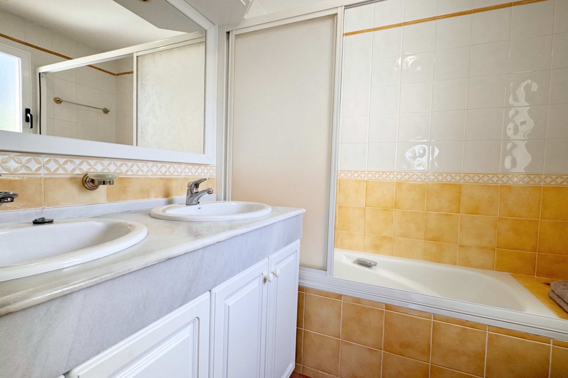 Videresalg -  Hytte / villa -
Albir