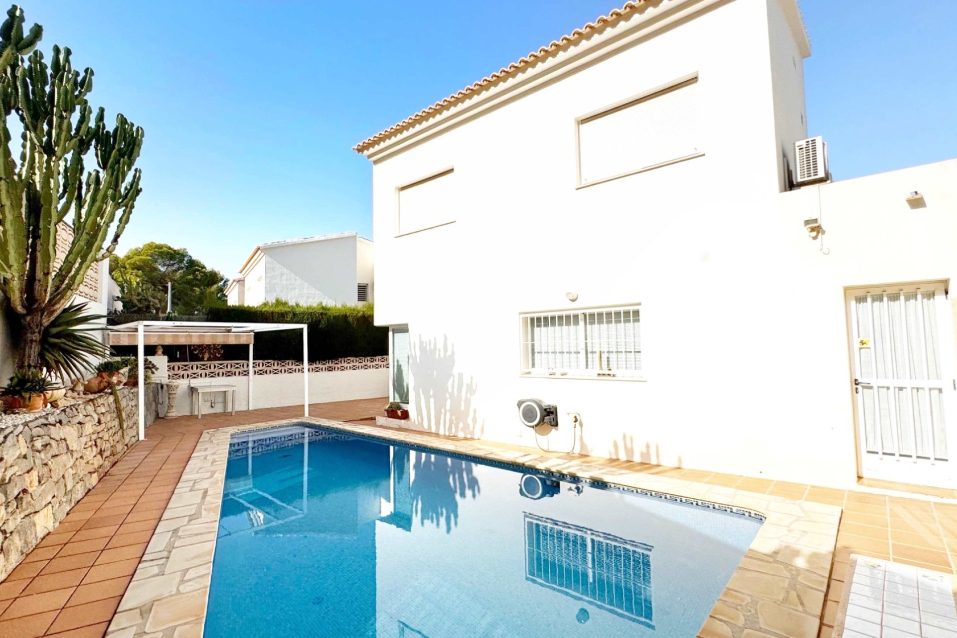 Videresalg -  Hytte / villa -
Albir