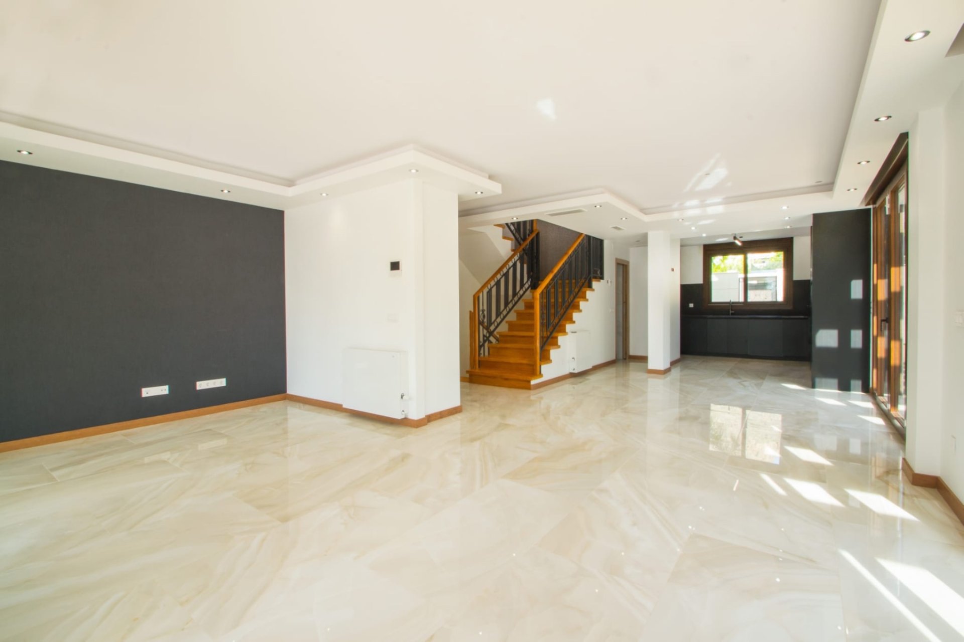 Videresalg -  Hytte / villa -
Finestrat