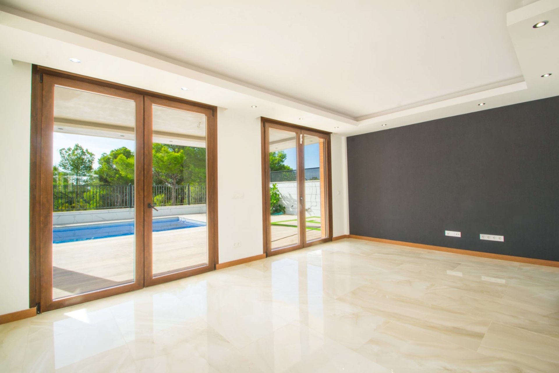 Videresalg -  Hytte / villa -
Finestrat