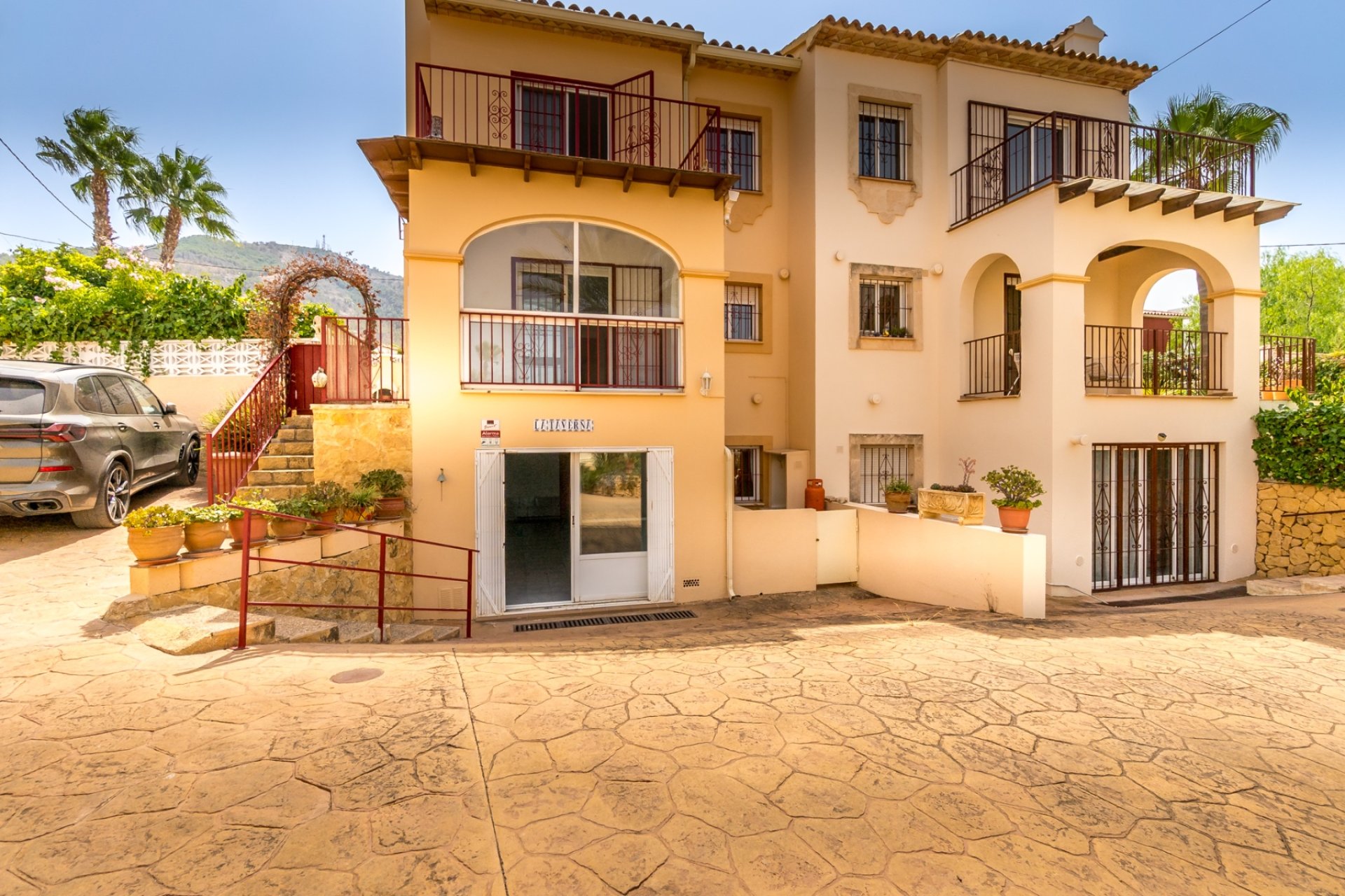 Videresalg - Rekkehus -
Albir