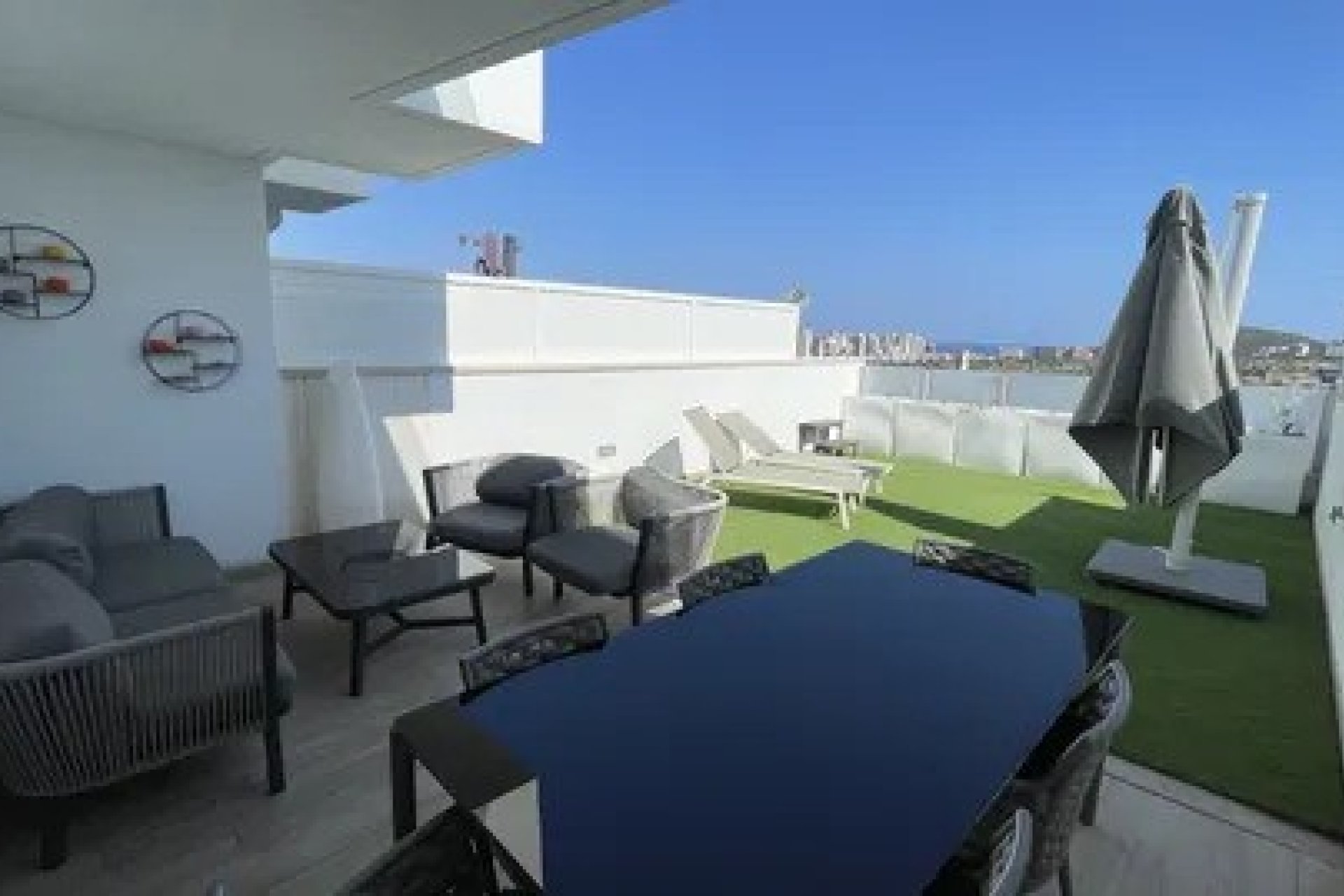 Videresalg - Townhouse / Semi -
Finestrat - Urbanización
