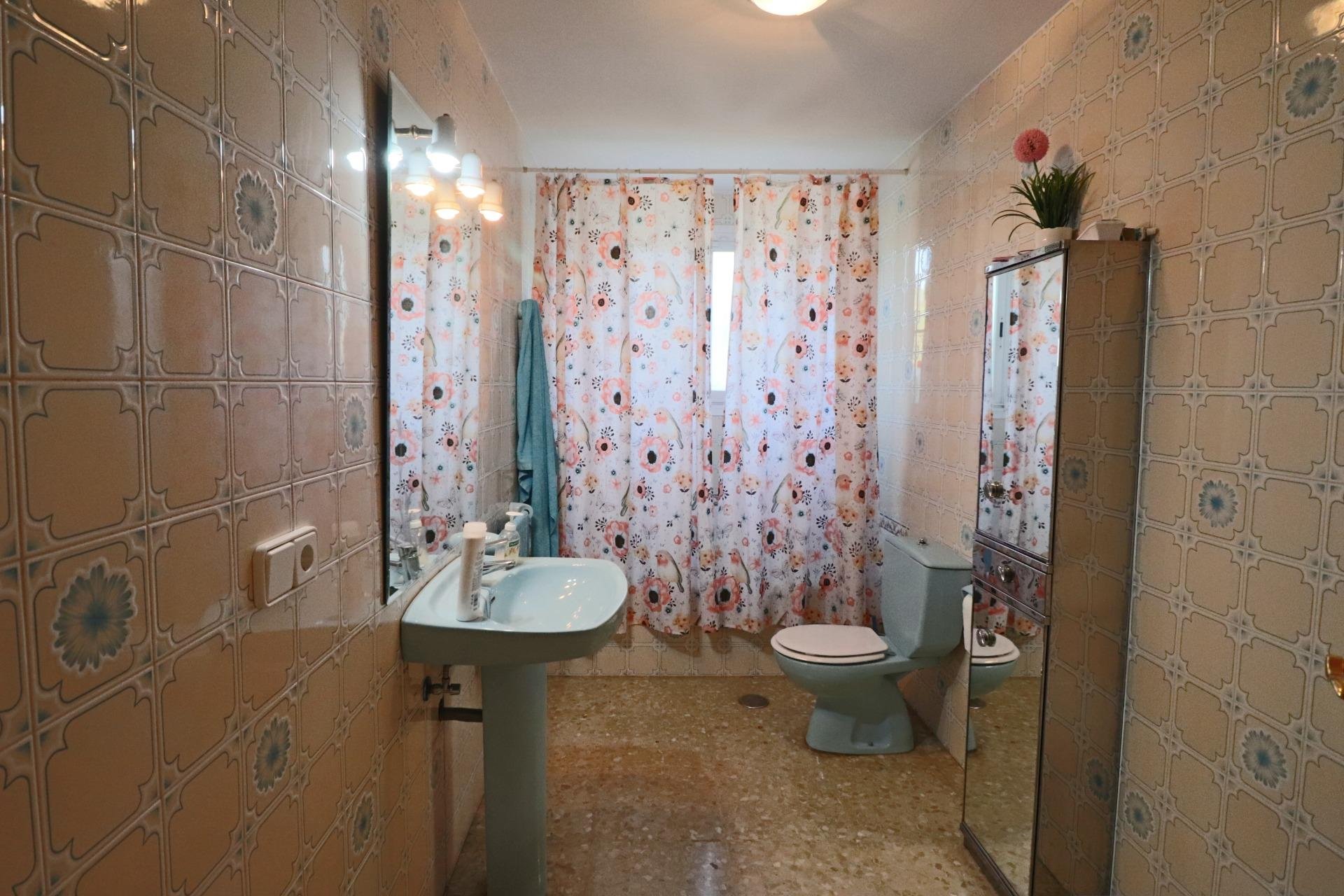 Videresalg - Villa -
Benidorm - Juzgados