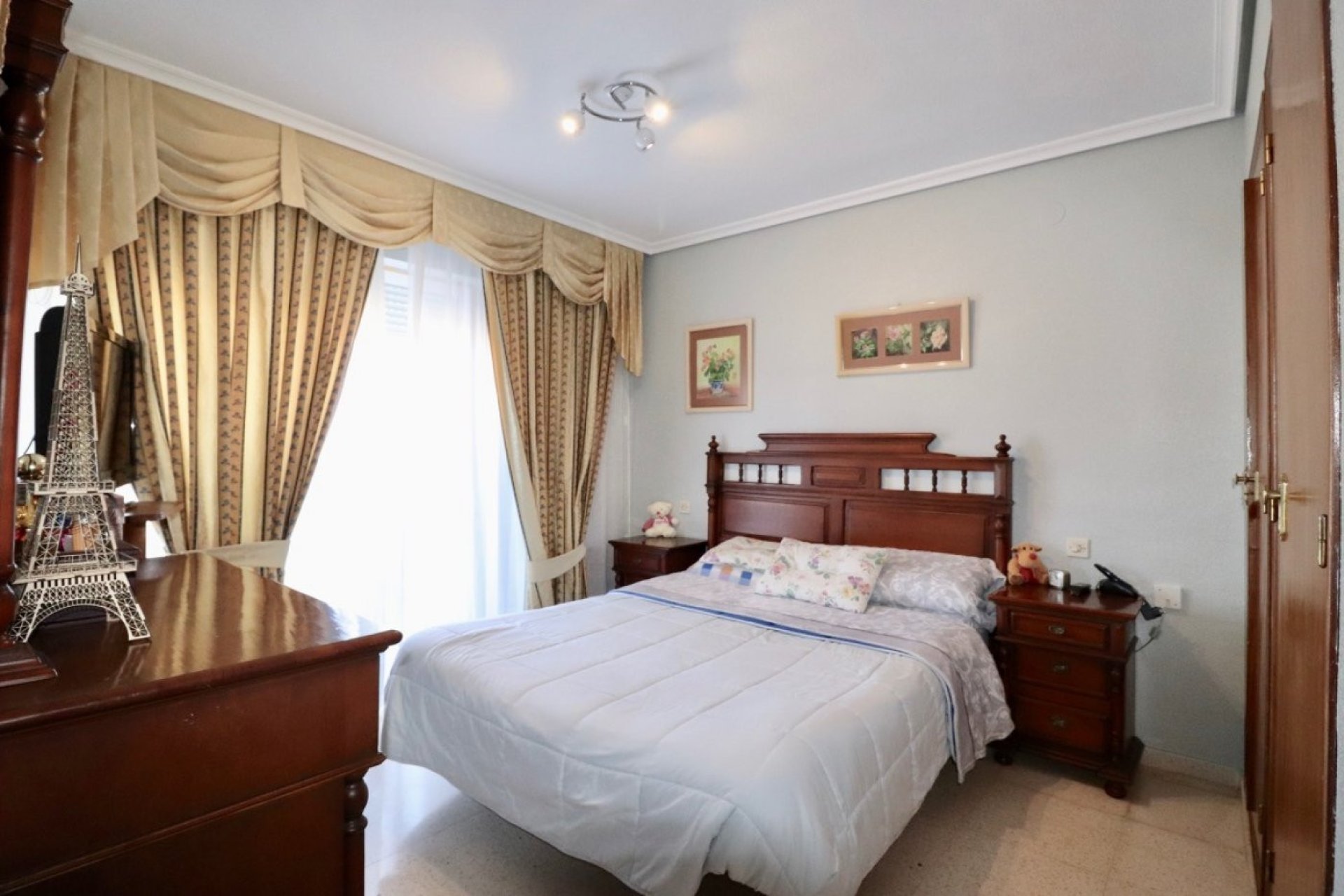 Videresalg - Villa -
Benidorm - Rincón de Loix