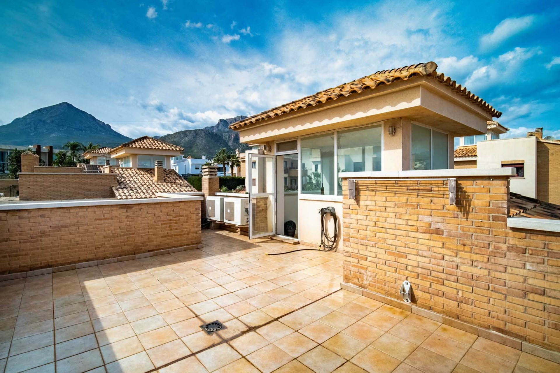 Videresalg - Villa -
La Nucía - La Alberca