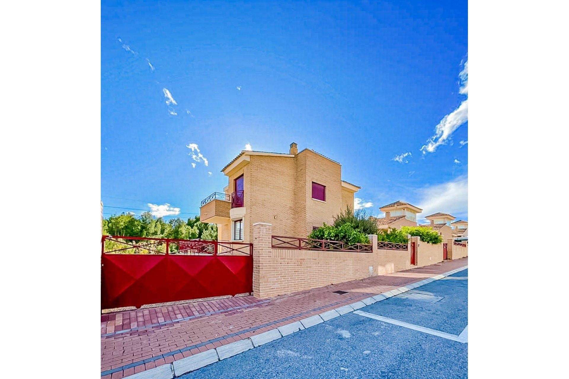 Videresalg - Villa -
La Nucía - Montebello - Nou Espai