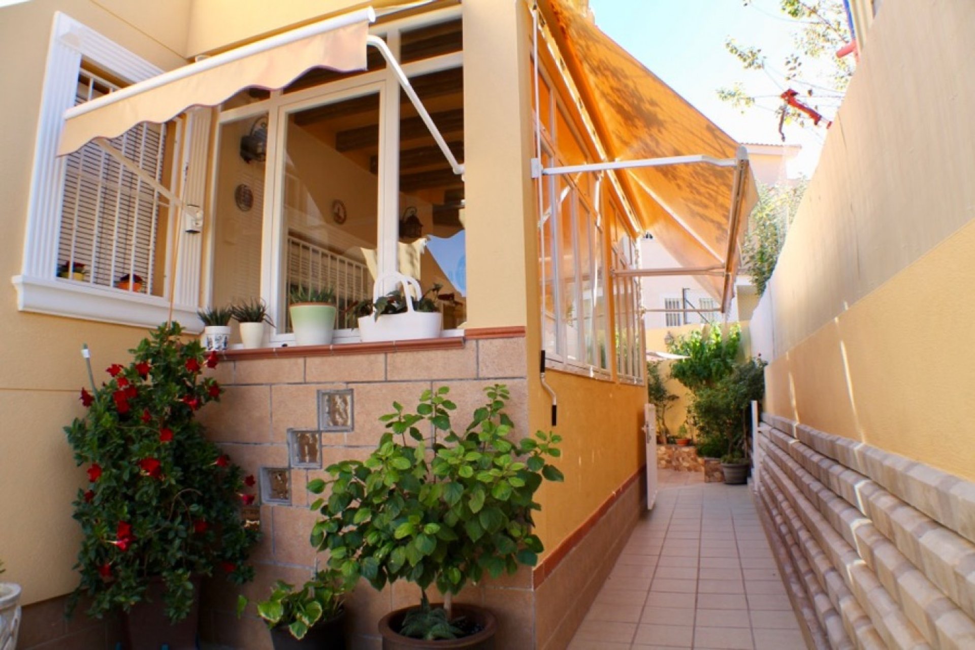 Videresalg - Villa -
La Nucía - Urbanisations