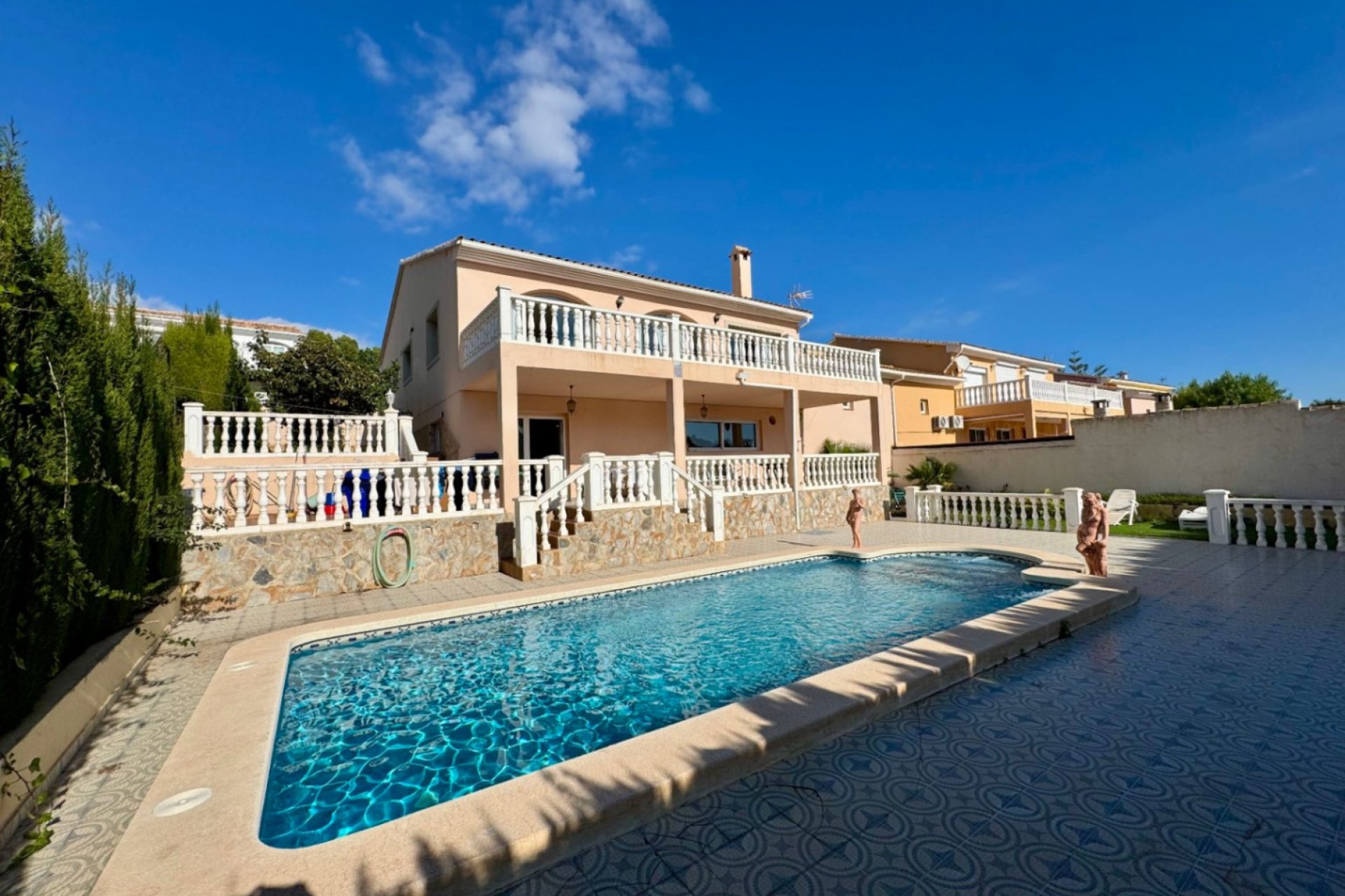 Videresalg - Villa -
La Nucía