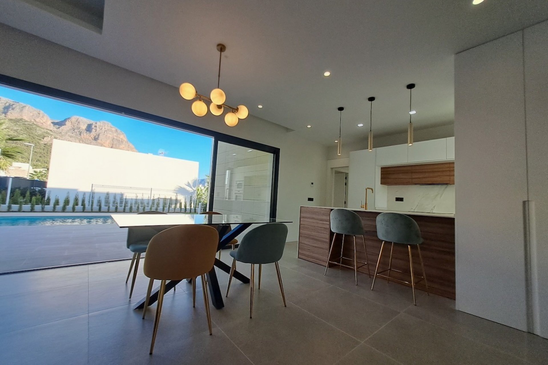 Videresalg - Villa -
Polop - Urbanizaciones