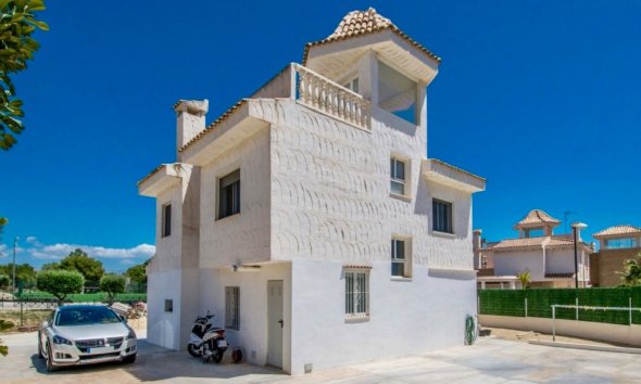 Villa - Resale - La Nucía -
                Convent De Les Montjes