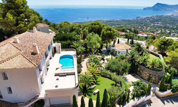 Villa - Reventa -
            Altea - 15991