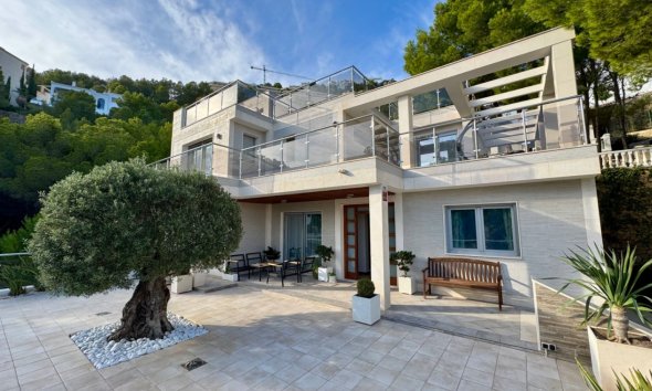 Villa - Reventa -
            Altea - 44272