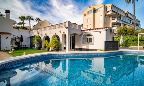 Villa - Videresalg - Albir -
                Albir
