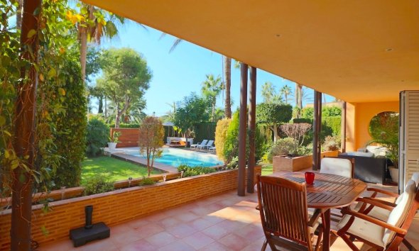 Villa - Videresalg - Benidorm - Urbanizaciones