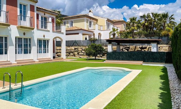 Villa - Videresalg -
            Finestrat - 83593