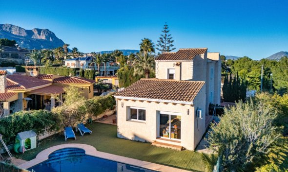 Villa - Videresalg -
            La Nucía - 46450