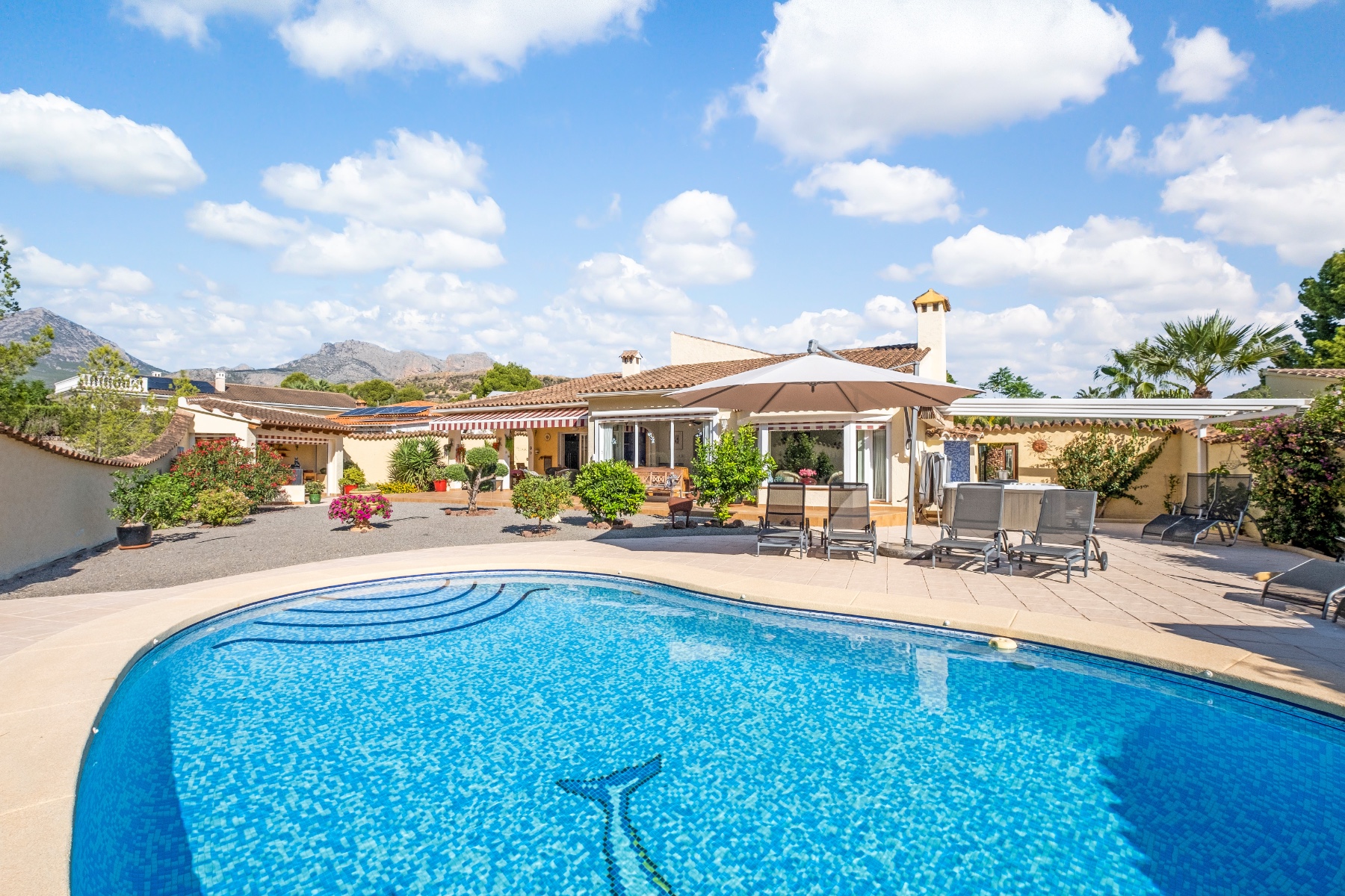  Chalet / Villa in Alfaz Del Pi