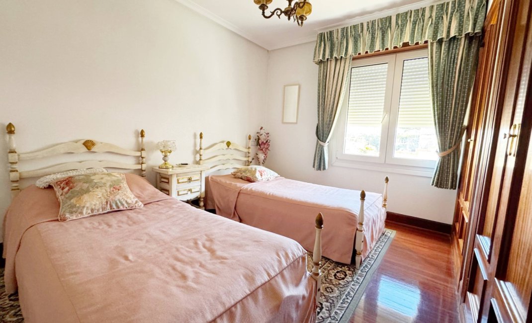 Revente - Maison mitoyenne -
Albir