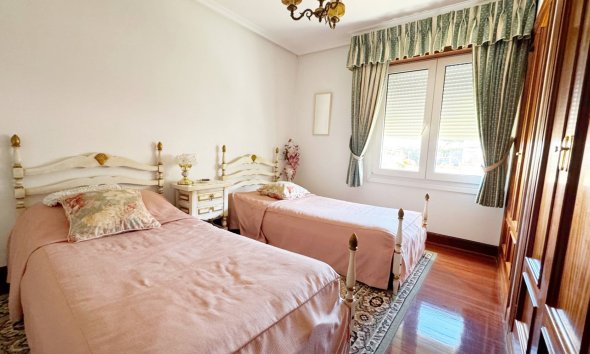 Revente - Maison mitoyenne -
Albir