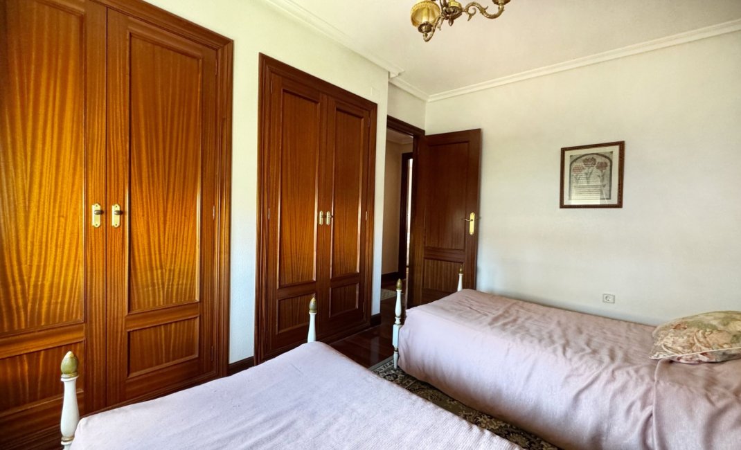 Revente - Maison mitoyenne -
Albir