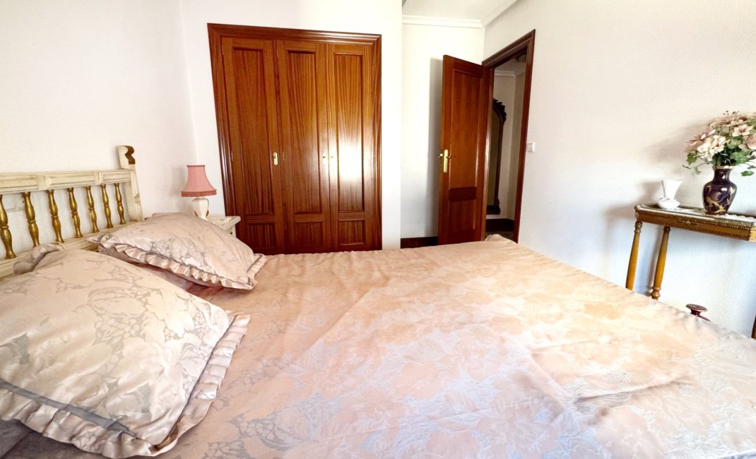 Revente - Maison mitoyenne -
Albir