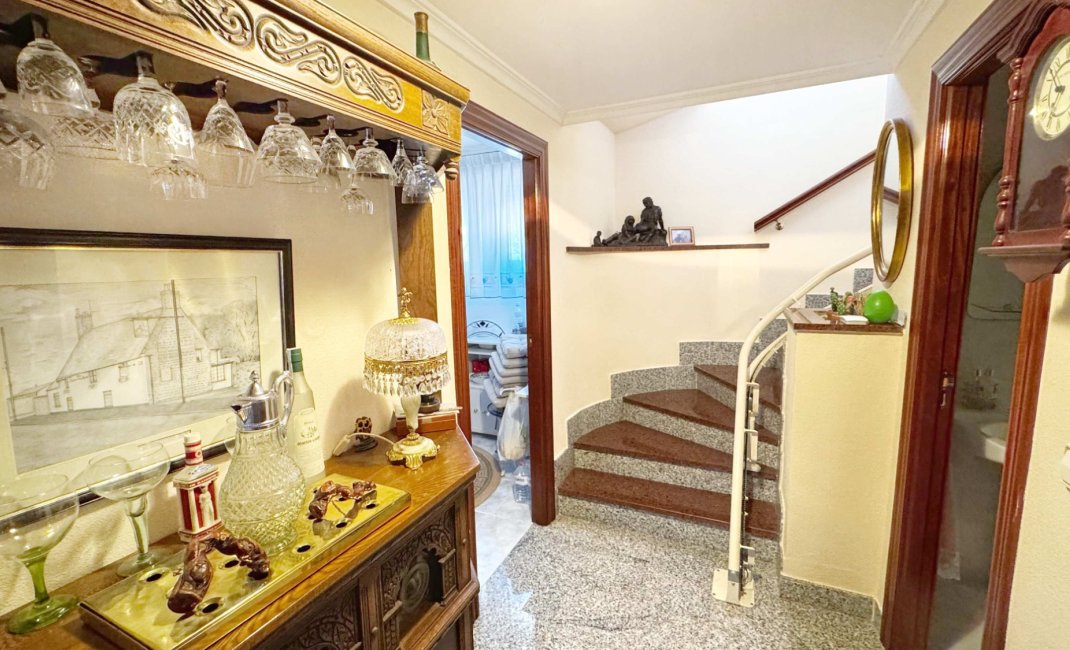Revente - Maison mitoyenne -
Albir