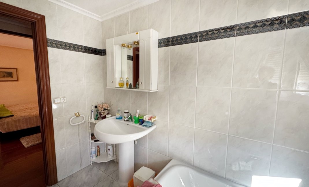 Revente - Maison mitoyenne -
Albir