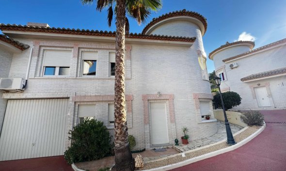 Reventa - Adosado -
Albir