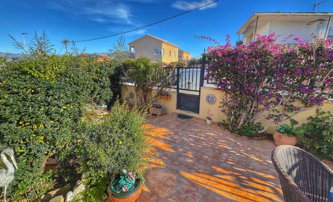 Revente - Maison mitoyenne -
Albir