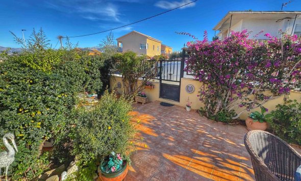 Revente - Maison mitoyenne -
Albir