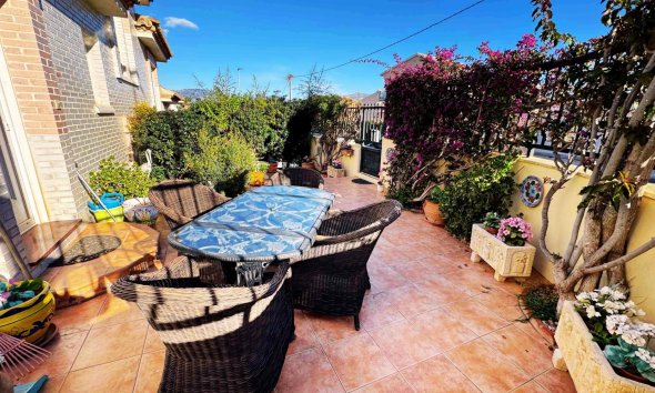 Revente - Maison mitoyenne -
Albir