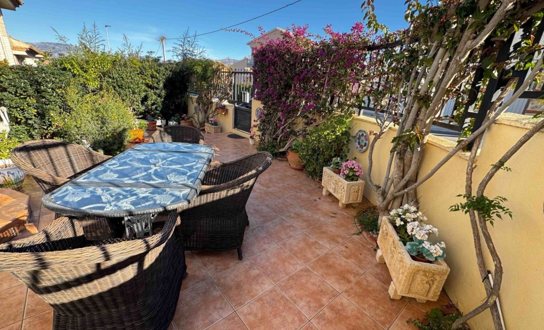 Revente - Maison mitoyenne -
Albir