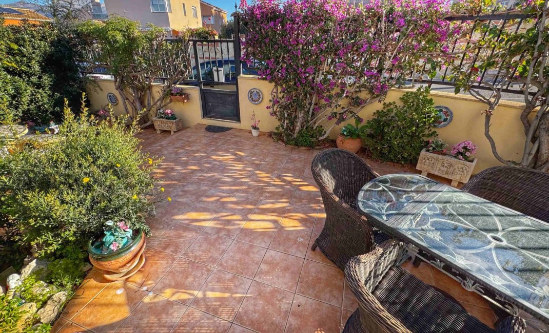 Revente - Maison mitoyenne -
Albir