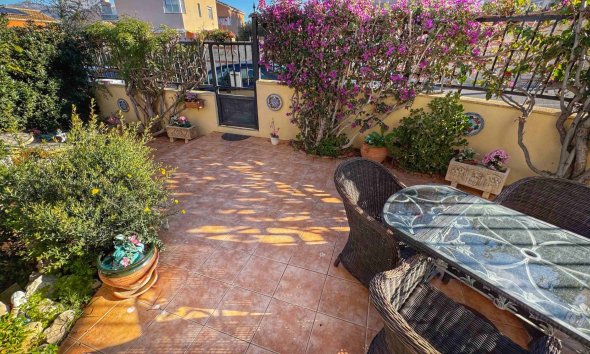 Revente - Maison mitoyenne -
Albir