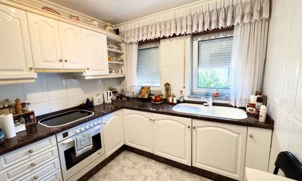 Revente - Maison mitoyenne -
Albir