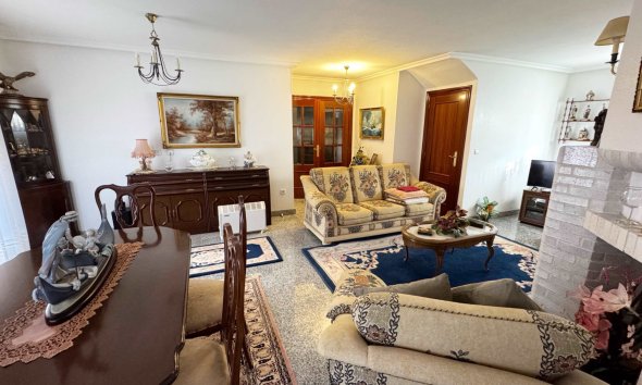 Revente - Maison mitoyenne -
Albir
