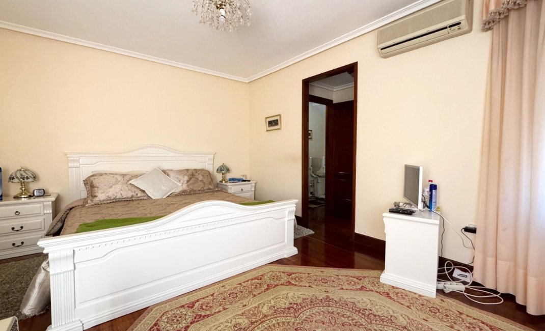Revente - Maison mitoyenne -
Albir