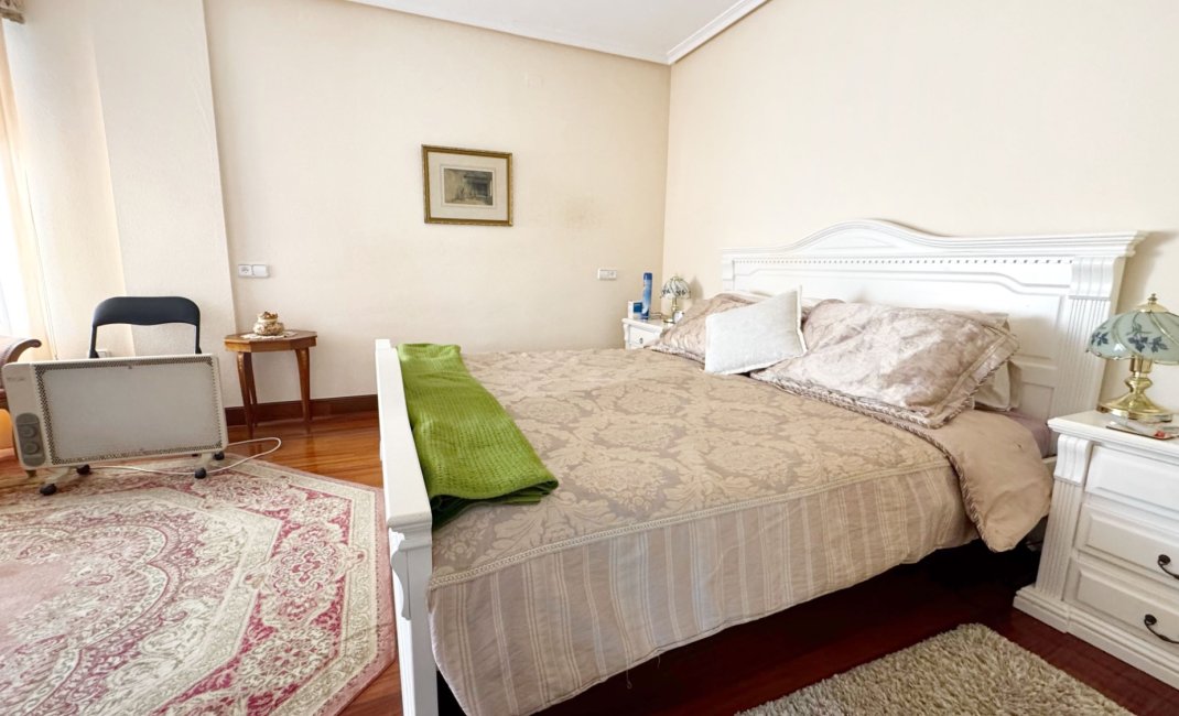 Revente - Maison mitoyenne -
Albir