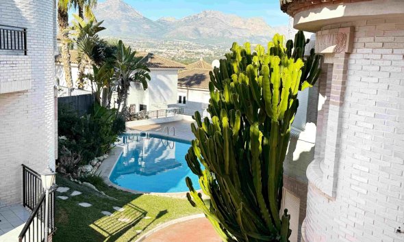 Revente - Maison mitoyenne -
Albir