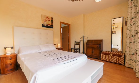Revente -  Chalet / Villa -
Altea