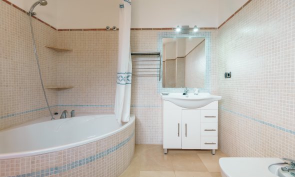 Revente -  Chalet / Villa -
Altea
