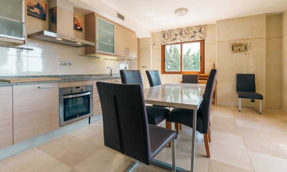 Revente -  Chalet / Villa -
Altea