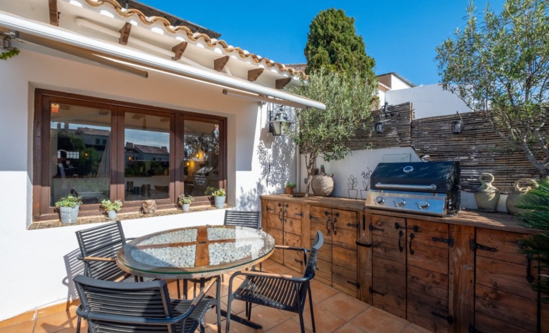 Reventa - Adosado -
Altea