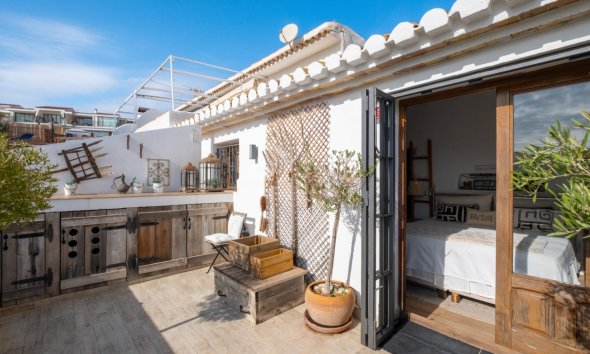 Reventa - Adosado -
Altea