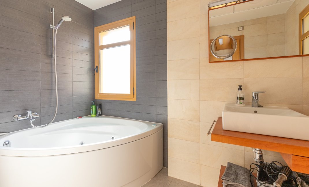 Reventa - Chalet / Villa  -
Finestrat