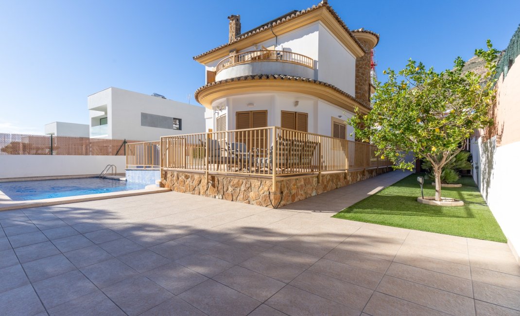Reventa - Chalet / Villa  -
Finestrat