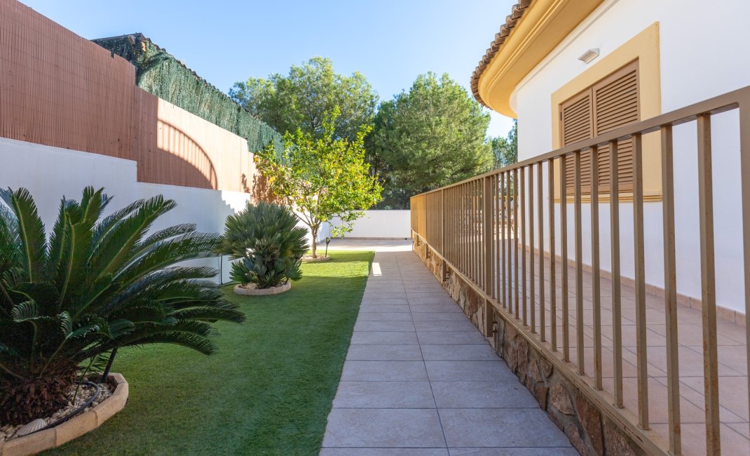 Reventa - Chalet / Villa  -
Finestrat