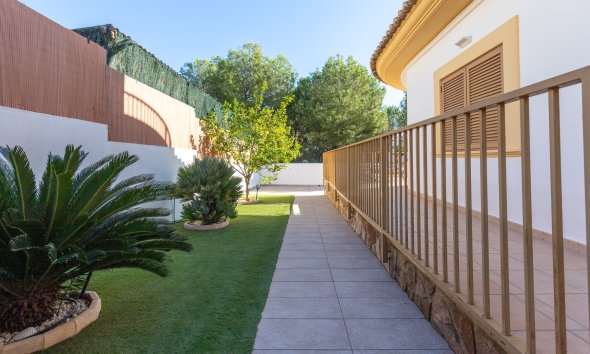 Reventa - Chalet / Villa  -
Finestrat