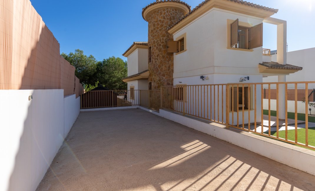 Reventa - Chalet / Villa  -
Finestrat